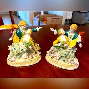 HINODE JAPAN VintagePORCELAIN GENTLEMAN MUSICIAN COURTING LADY FIGURINES (2)